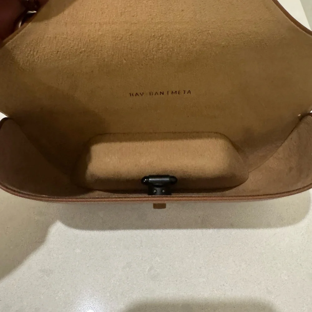 Ray-Ban meta Brown Sunglasses Case